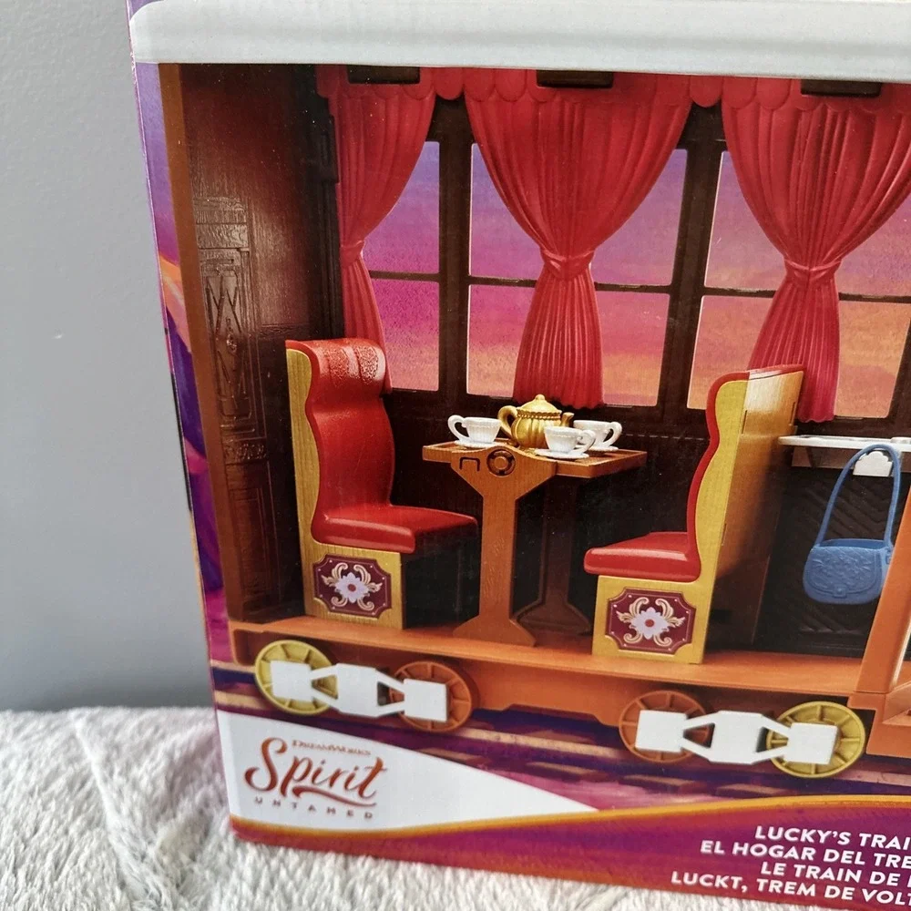 Spirit Untamed Lucky's Train Home Playset with Lucky‎ Doll, Train & Figure Set